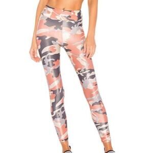 Koral Camo Lustrous High Rise Leggings in Rose Quartz Camo size Midium